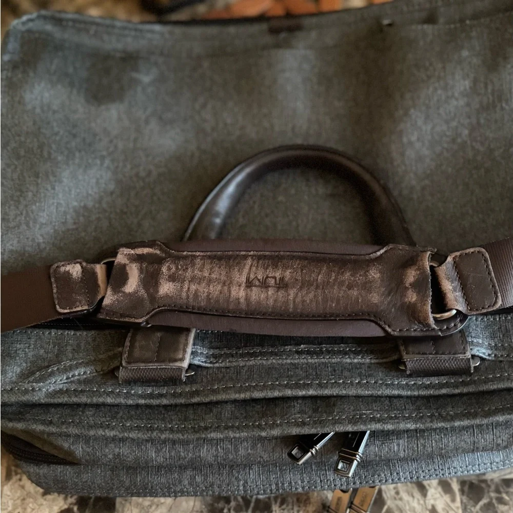 TUMI Alpha 2 Expandable Organizer Computer Brief Laptop Bag – Earl Grey